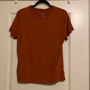 Orange tee